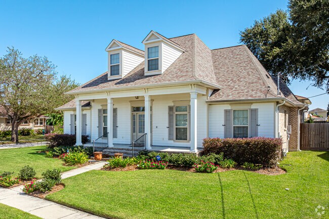 Colonial Revival style homes can be found when looking to move to Filmore.