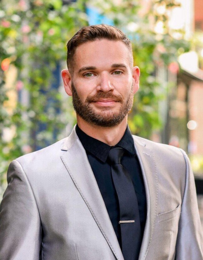Agent Photo
