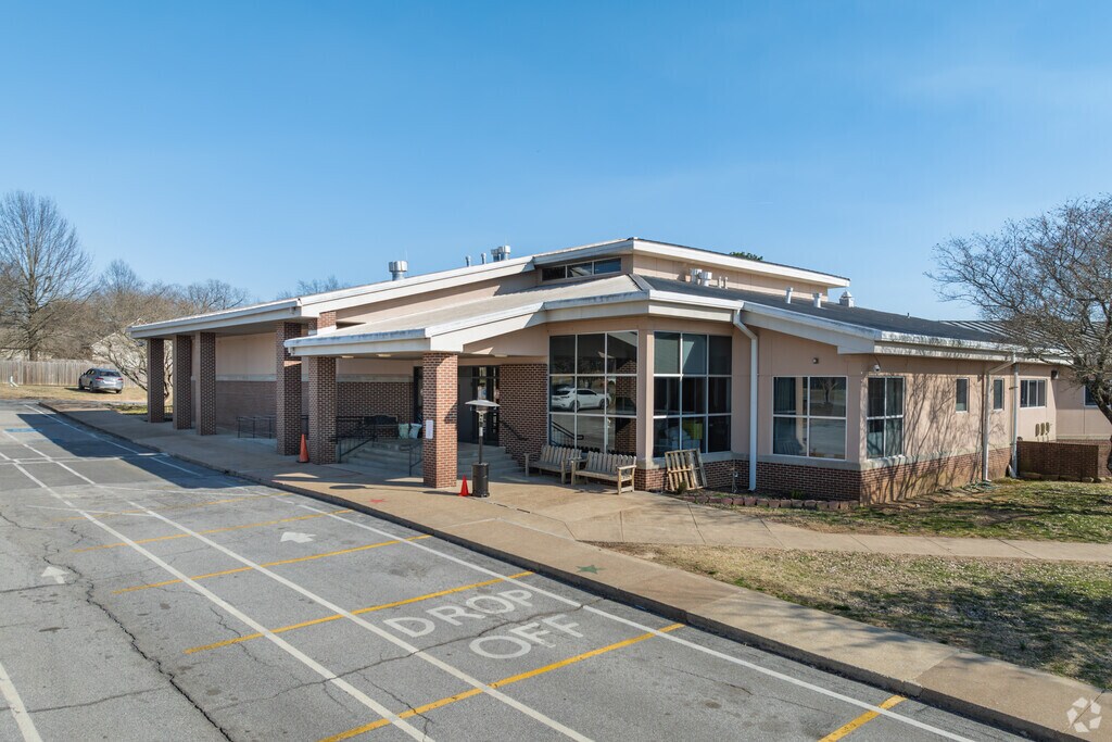 Eagle Mountain Elementary School in Batesville maintains a student-to-teacher ratio of 22:1.