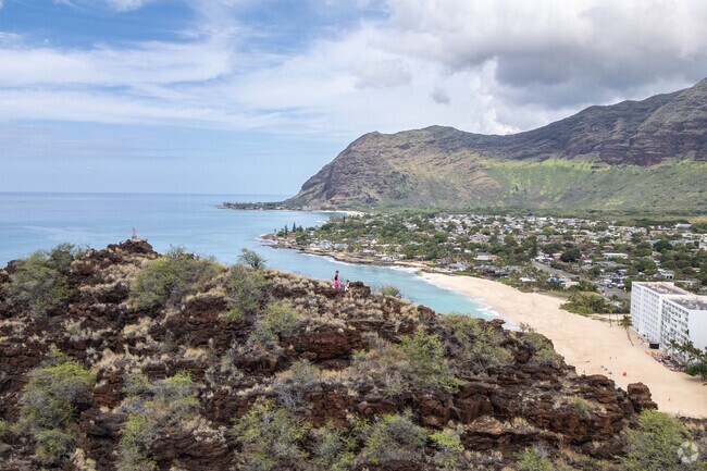 Enjoy stunning bay views from atop Mauna Lahilahi.