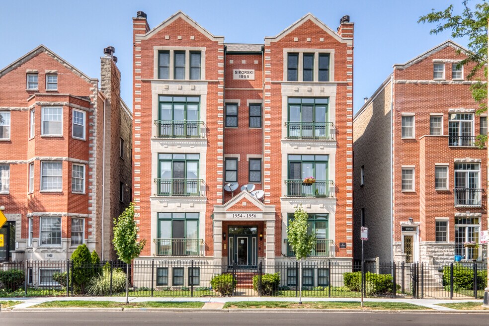 1954 W Diversey Pkwy unit 1E, Chicago, IL 60614 - photo 1