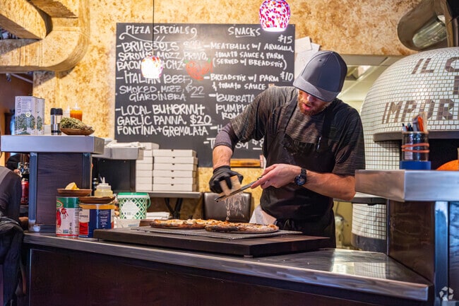 Mount Vernon locals grab fresh pizza at Lincoln Wine Bar in Mount Vernon.