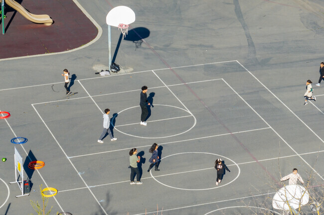 Language Academy of Sacramento is a charter school serving K-8 students.