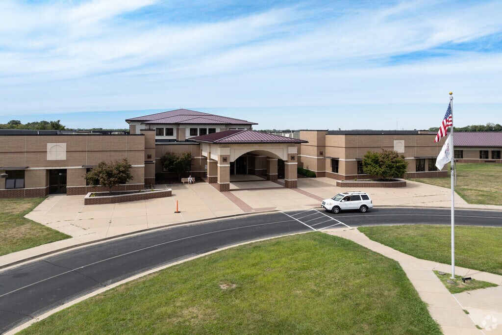 Collinsville Middle School prioritizes learning and collaboration.