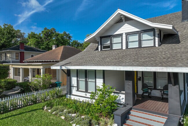 Lake Cherokee homes are a nice mix of contemporary and older styles like craftsman and colonial.