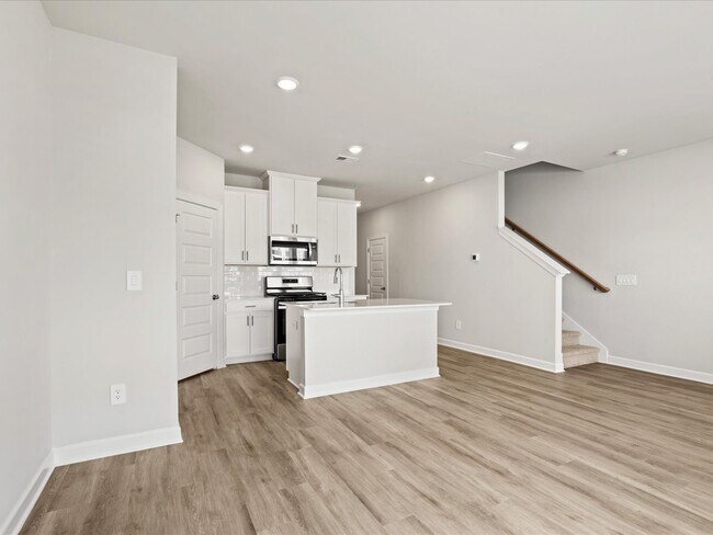 122 Arrow Ct, Greer, SC 29651 - photo 5