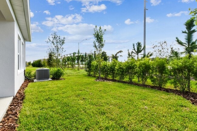 31172 Pendleton Landing Cir, Wesley Chapel, FL 33545 - photo 7