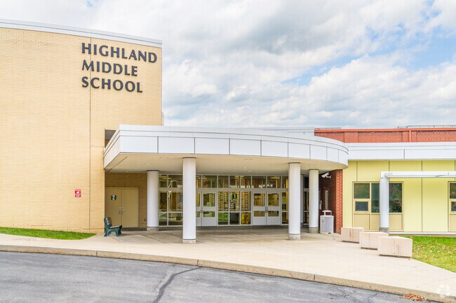 Highland Middle School in Chippewa Township receives an overall B grade from niche.com.