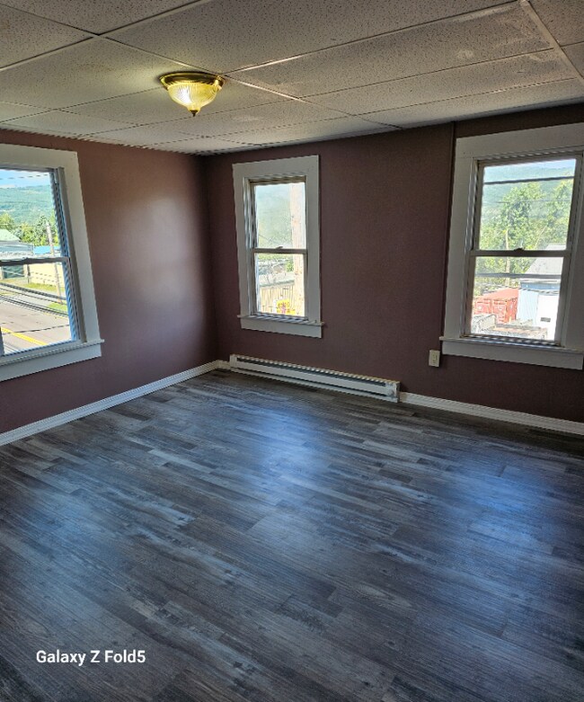 833 N Valley Ave unit 833 North Valley Ave, Olyphant, PA 18447 - photo 5