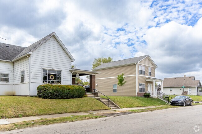 A row of traditional single family homes in the South Central neighborhood.