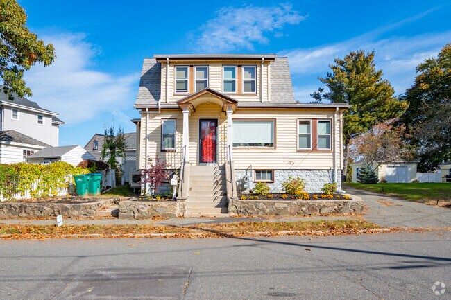 There are many homes within Lower Broadway that give you a cozy feeling.