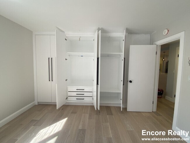 50 Park St unit 12, Brookline, MA 02446 - photo 7