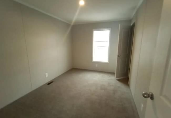 500 Elmwood Ln, Columbus, MI 48063 - photo 4