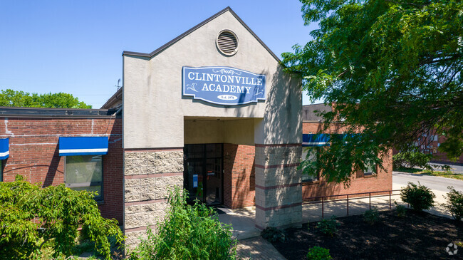 Clintonville Academy has a dedicated staff of qualified individuals.
