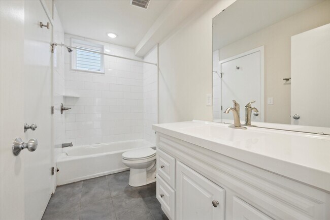 1519 N Sydenham St unit A, Philadelphia, PA 19121 - photo 6
