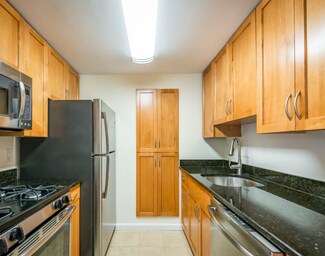 244 Independence Dr, Boston College, MA 02467