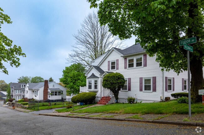 A multitude of housing styles line the broad streets of the Tower Hill neighborhood.