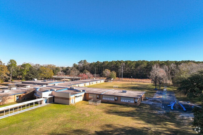 Lambs Elementary has a large campus for students to utilize.