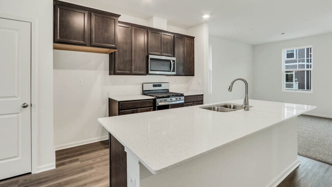 569 Yosemite Way, Mundelein, IL 60060 - photo 3