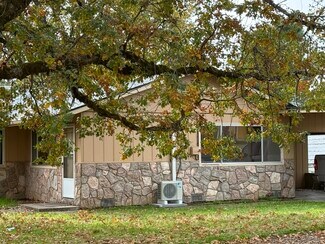 1337 SW Foundry St Unit B, Grants Pass, OR 97526