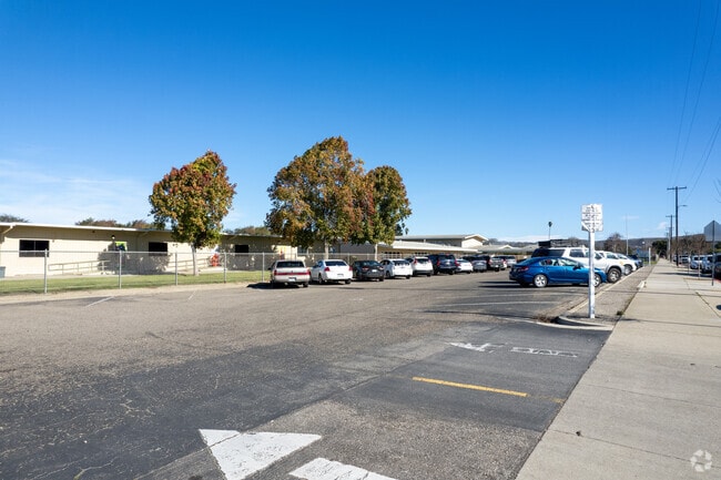 Leonora Fillmore Elementary School has easy drop off acess.