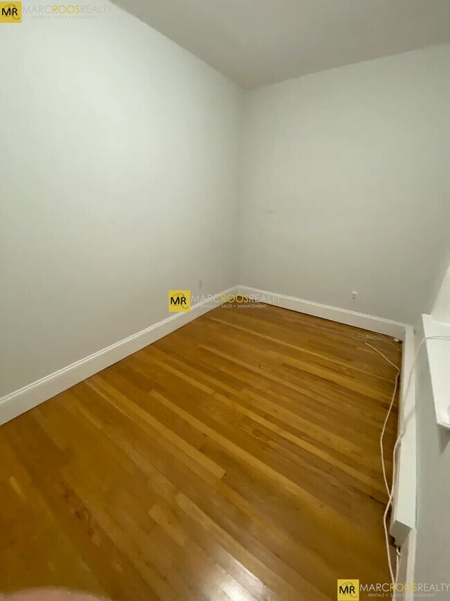 86 W Cedar St, Boston, MA 02114 - photo 5