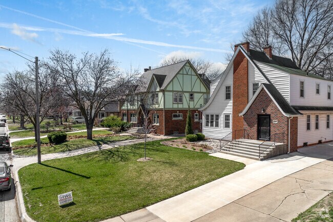 Many homes in Country Overlook have multiple stories.