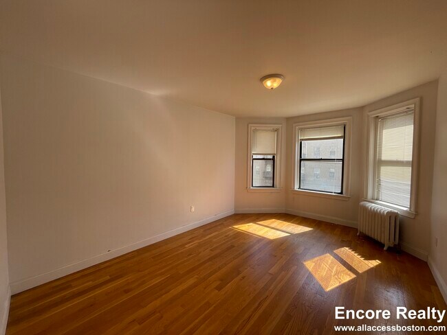 108 Peterborough St unit 108-8, Boston, MA 02215 - photo 4