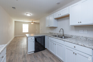 202 Walnut Hill Dr, Easley, SC 29642
