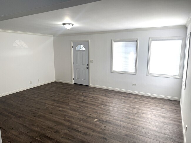 404 Illinois St unit 404, El Segundo, CA 90245 - photo 2
