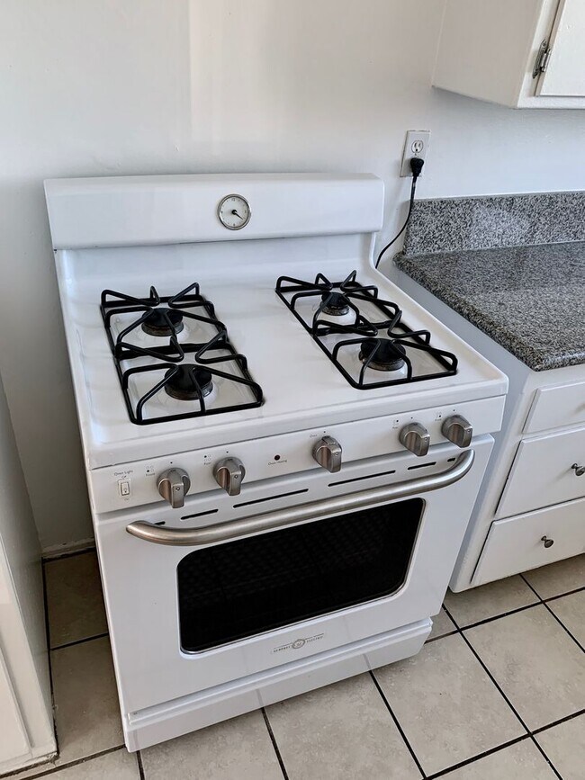 8871 18th St, Los Angeles, CA 90035 - photo 5