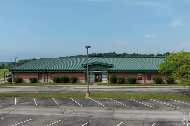 Whitesville Elementary School has a 17 to 1 student to teacher ratio.