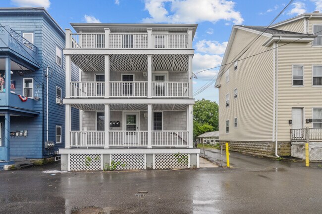 11 Siegel St unit 1, Bristol, RI 02809 - photo 3