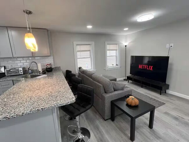 14 Lathrop St unit 1, Salem, MA 01970 - photo 5