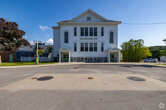 Hinesburg Community School in Hinesburg serves students in grades PK-8.