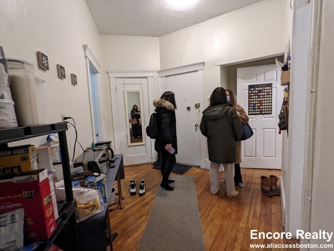 204 Hemenway St unit 1, Boston, MA 02115 - photo 6