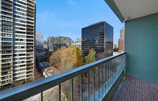 Harrison East unit 10C, Portland, OR 97201 - photo 2