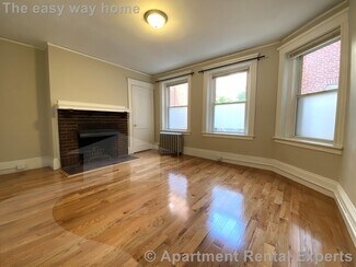 5 Craigie Cir Unit 4, Cambridge, MA 02138
