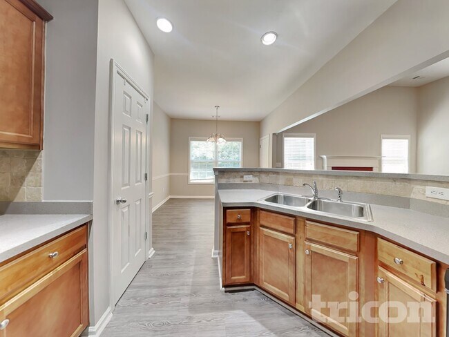 1012 Levista Dr, Locust Grove, GA 30248 - photo 5