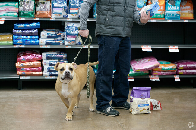 Pet Supplies Plus offers same day delivery to Greece residents.