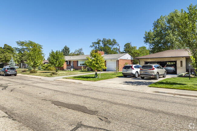 Many of the homes in Mountview Park have big yards with trees.
