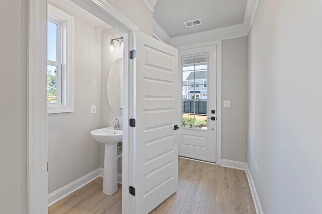 217 Springdale Rd, Waynesboro, VA 22980 - photo 6