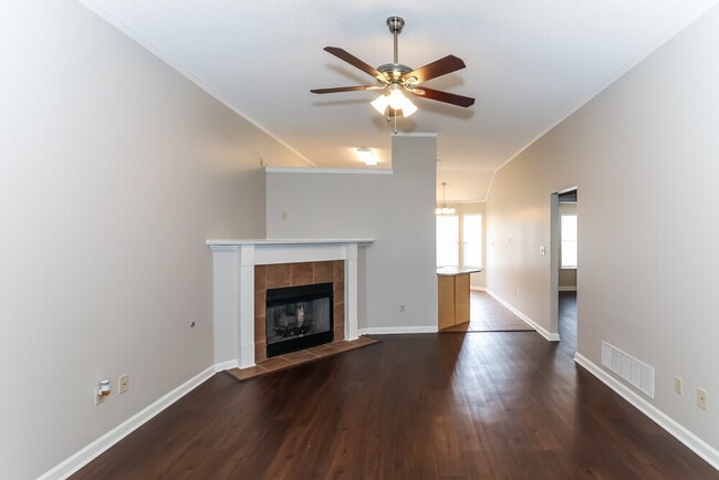 8456 Cross Point Dr, Olive Branch, MS 38654 - photo 3