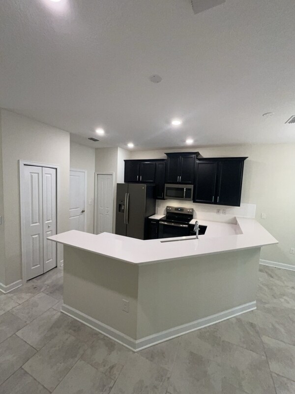 1058 Quaker Rdg Ln, Davenport, FL 33896 - photo 3