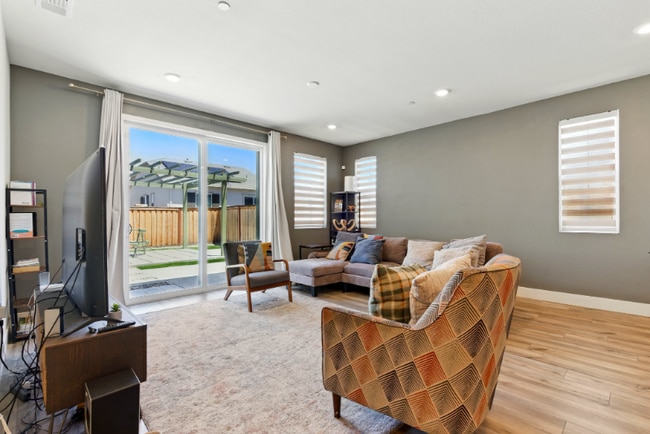 5758 Tournament Ct, Tracy, CA 95377 - photo 3