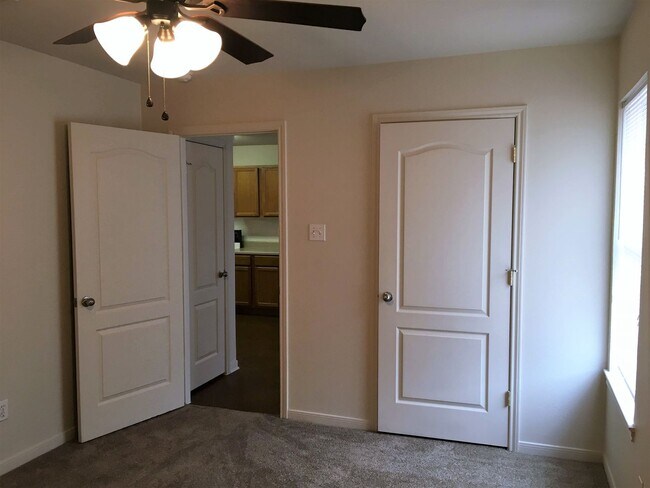 408 Brittney Way unit B, Harker Heights, TX 76548 - photo 6