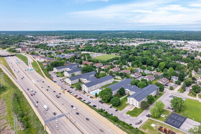 The Biwers Woods neighborhood boarders Interstate 41, allowing residents easy access around Milwaukee.