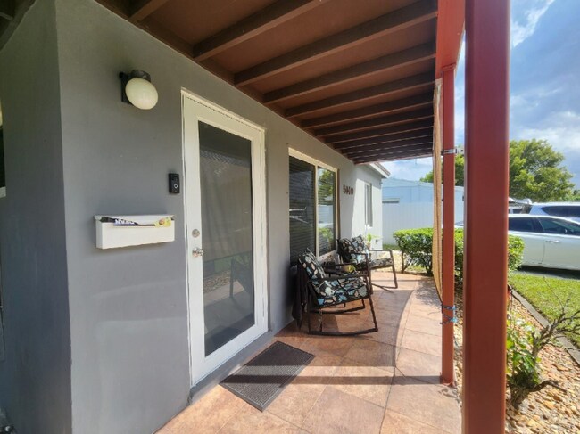 5140 NE 3rd Ave unit Front, Fort Lauderdale, FL 33334 - photo 3