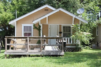 1371 E Blaine St, Springfield, MO 65803