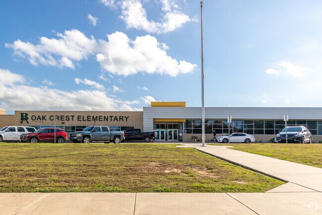 Oak Crest Elementary is located in the heart of Broken Arrow.